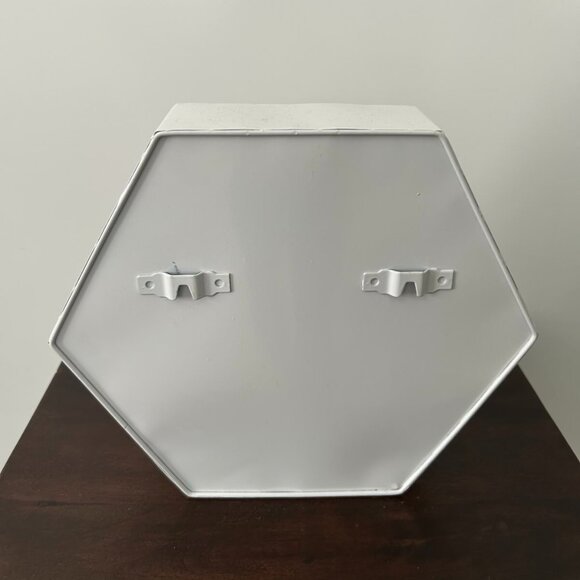 Faux succulents in wall planter - Picture 5 of 5